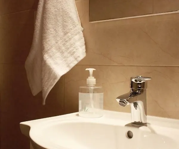 Easy4stay ゲストハウス 4*